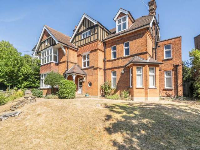 10 Bedroom House