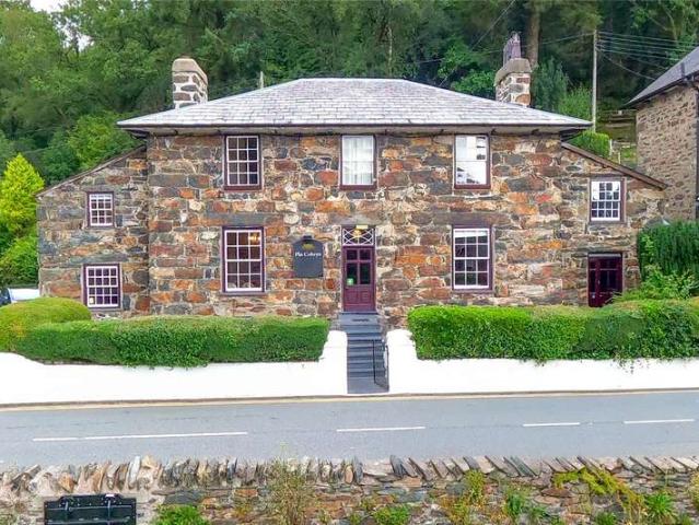 10 Bedroom House