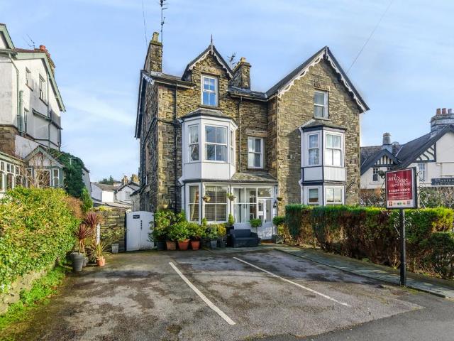 10 bedroom semi detached house for sale