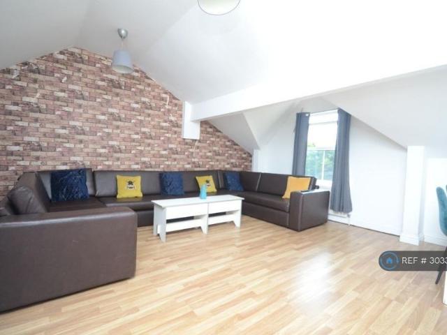 10 bedroom semi detached house to rent