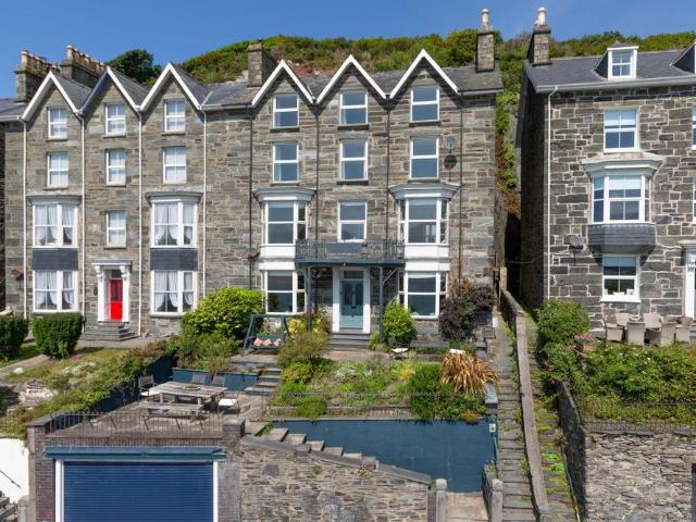 10 bedroom semi detached villa house for sale