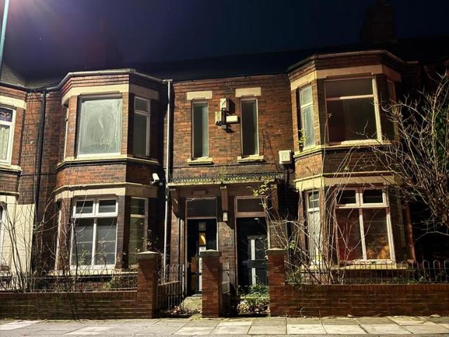 10 bedroom terraced house for sale