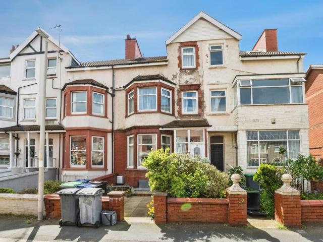 10 bedroom terraced house for sale