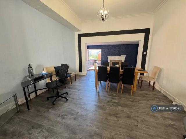 10 bedroom terraced house to rent