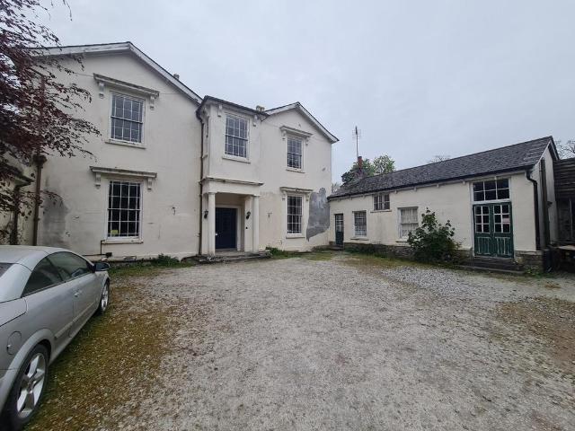 10 bedroom townhouse for sale