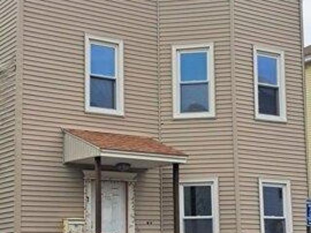 10 bedroom, Worcester MA 01610 105418011