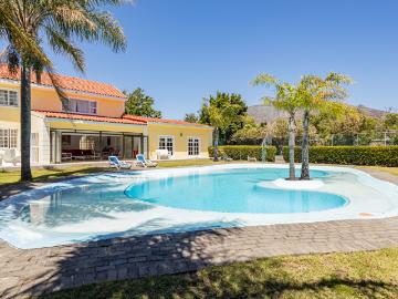10 BedroomHouse For Rent inConstantia