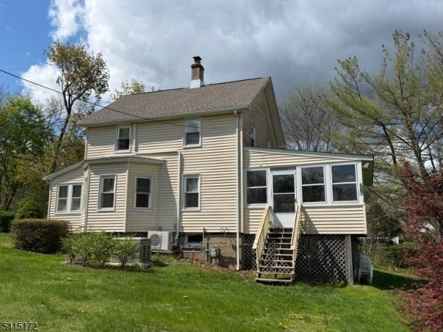 10 Bellows Ln