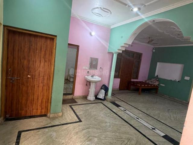 10 BHK Duplex in Gomti Nagar Extension for rent Lucknow. The reference number is 20345583