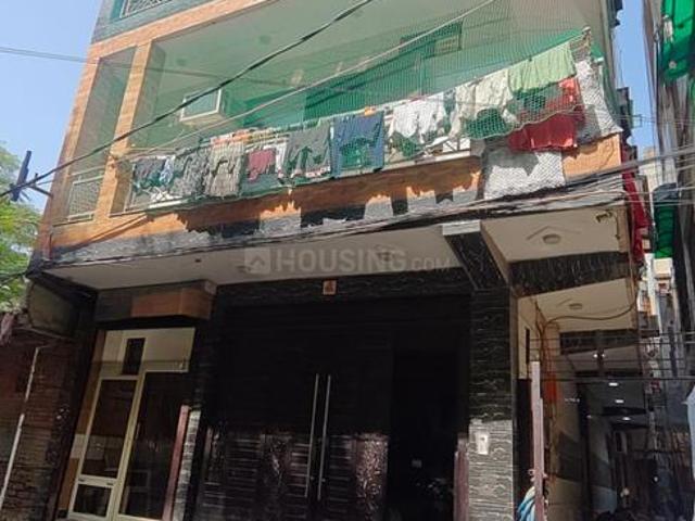 10 BHK Independent House in Dwarka Mor for resale New Delhi. The reference number is 21249994