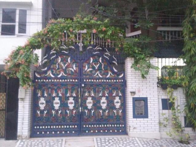 10 BHK Independent House in Sector 14 for resale Gurgaon. The reference number is 8972356