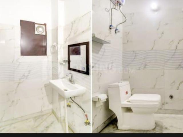 10 BHK Independent House in Sector 45 for rent Noida. The reference number is 17570907