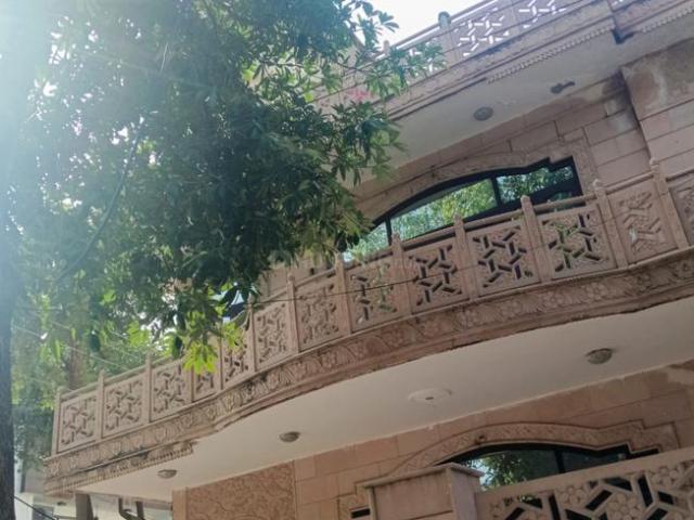 10 BHK Independent House in Sector 71 for resale Noida. The reference number is 19875380