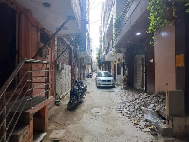 10 BHK Independent House in Shahdara for resale New Delhi. The reference number is 21104870