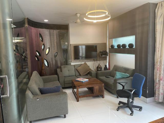 10 BHK Villa in Satellite for resale Ahmedabad. The reference number is 20795404