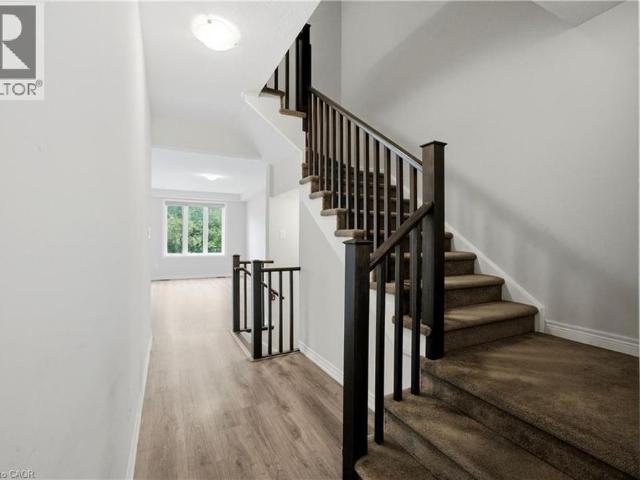10 BIRMINGHAM Drive Unit# 32, Cambridge, Ontario, N1R0C5