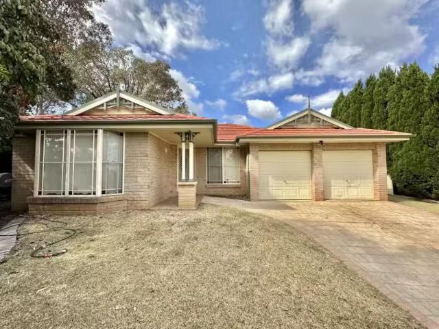 10 Borodino Place, NARELLAN VALE House for rent Listed by Zac.