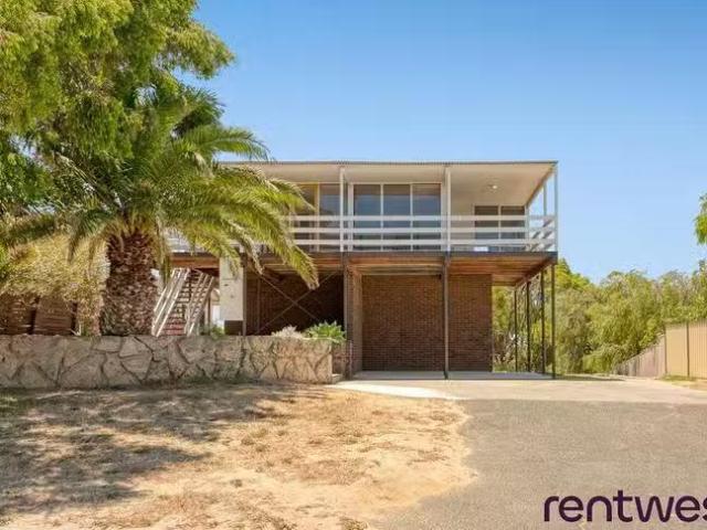 10 Blakey Street, Waikiki, WA 6169
