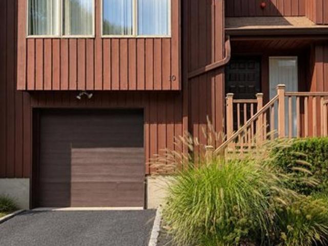 10 Braemar Ct, New City, NY 10956