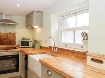 10 Bread Street | Studio townhouse for rent #152054340 | Rentberry