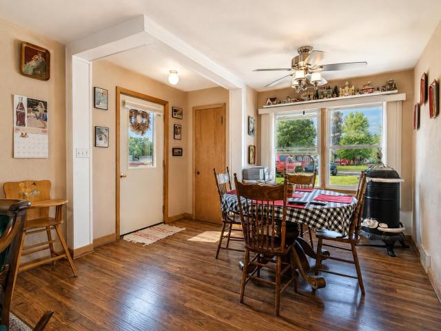 10 Buck Avenue NE