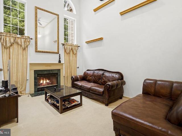10 Burr Court