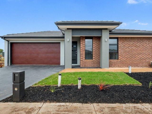 10 Butternut Street Beauty!
