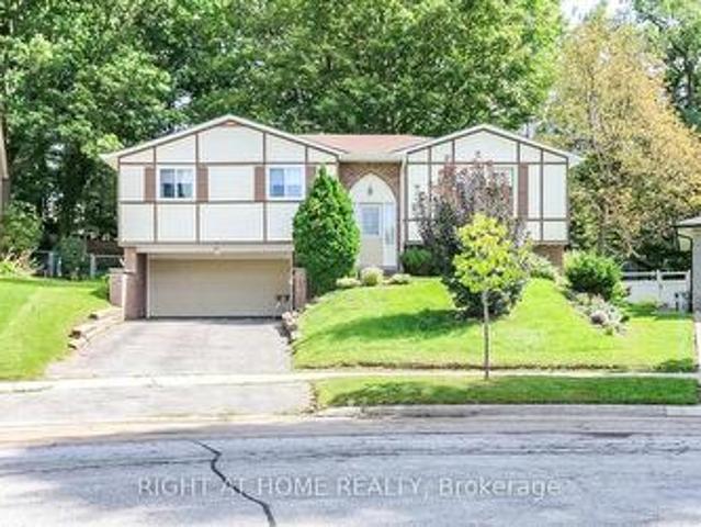 10 Campfire Court, Barrie, ON, L4M 5G9 house for sale | Listing ID S13776 | Royal LePage