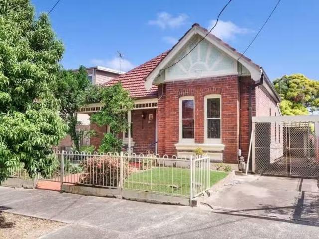 10 Calvert St, Marrickville House for rent Listed by Robert S.