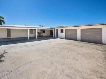 10 Captain Blackwood Drive, Sarina Beach, QLD 4737