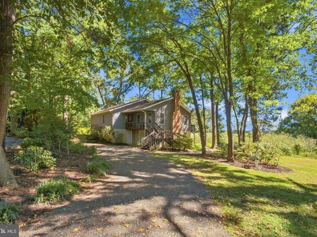 10 Cedar Chase Court