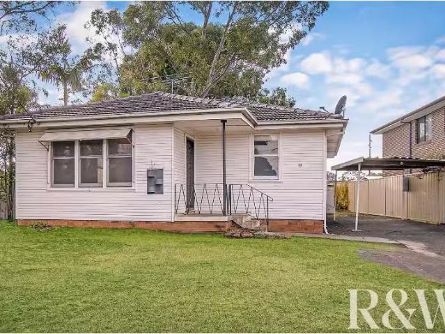 10 Cedar Crescent, NORTH ST MARYS House for rent Listed by Ro.