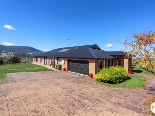 10 Chaffey Close, TUMBARUMBA NSW 2653