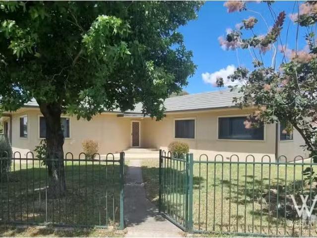 10 Charles Street, Blayney House for rent Listed by Leasing T.