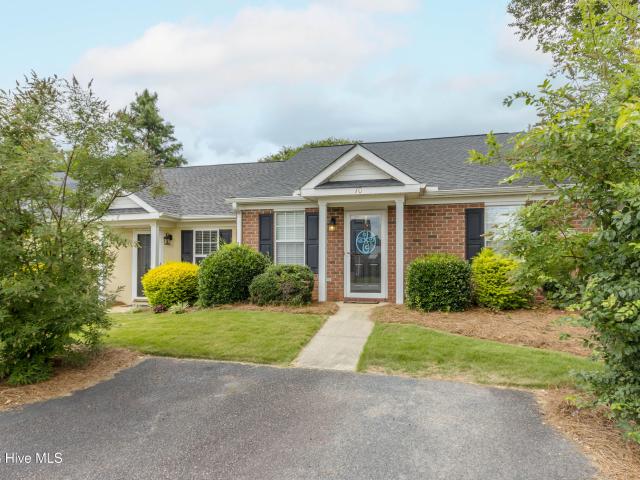 10 Charlestowne Drive