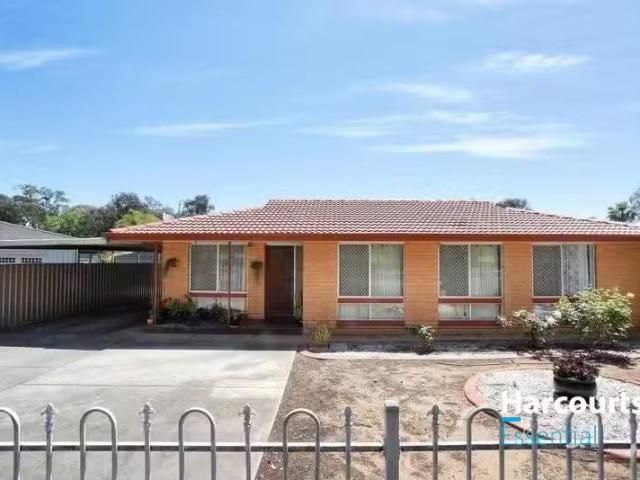 10 Correena Avenue, PARALOWIE, SA 5108 House for Rent
