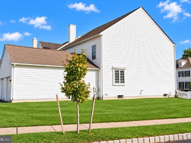 10 Croft Drive