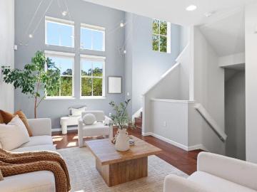 10 Creekside Lane