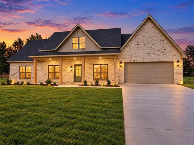10 Crescent Cove