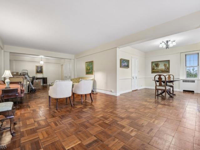 10 Crestmont Rd # 2N