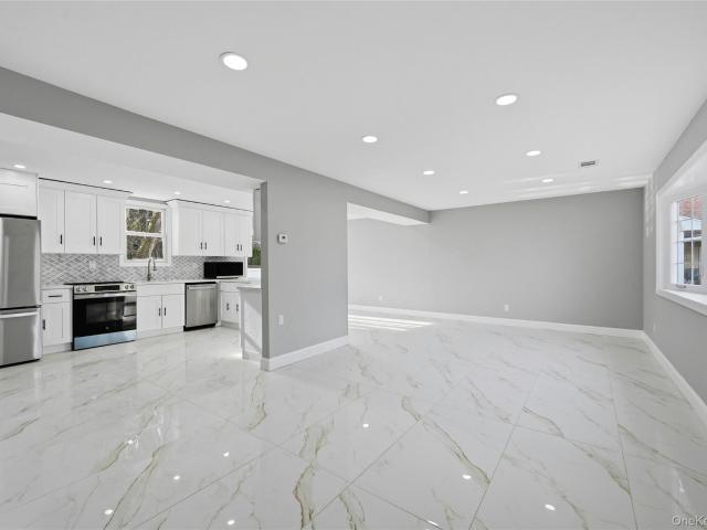 10 Curlin Lane