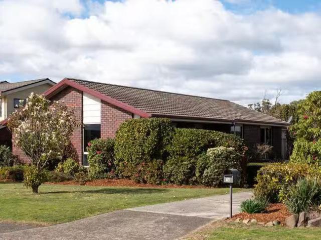 10 Denway Grove, Norwood, TAS 7250