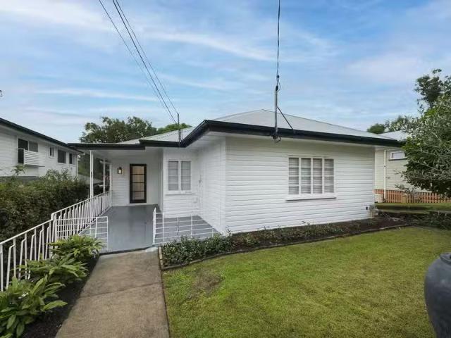 10 Deborah Street, Geebung, QLD 4034 House for Rent