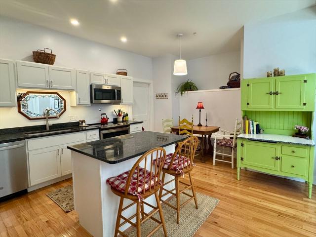 10 Deerfield Ave # 9