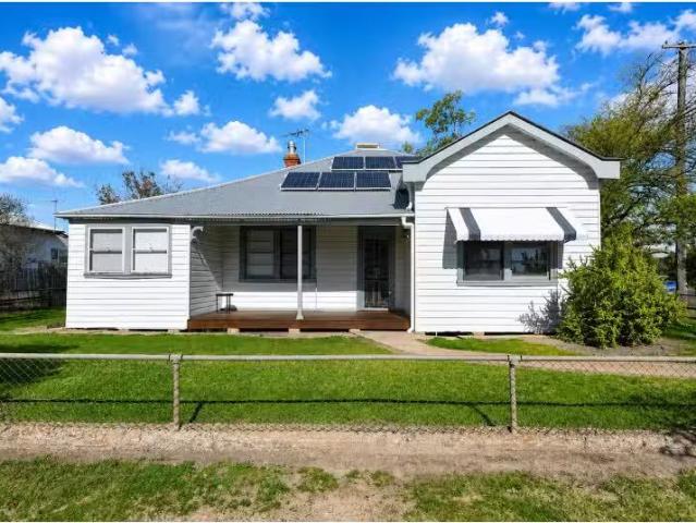 10 Doyle Street, Narrabri House for rent Listed by Samantha G.