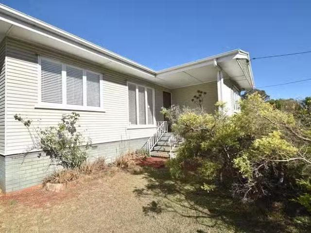 10 Dunne Street, Harristown, QLD 4350