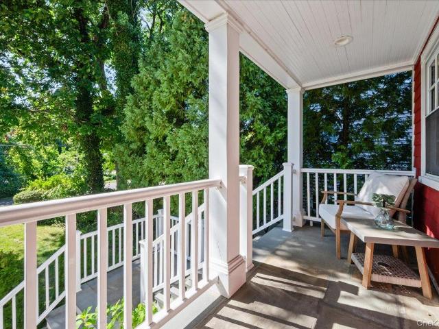 10 E Brookside Drive