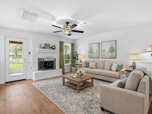 10 E Broken Oak Court