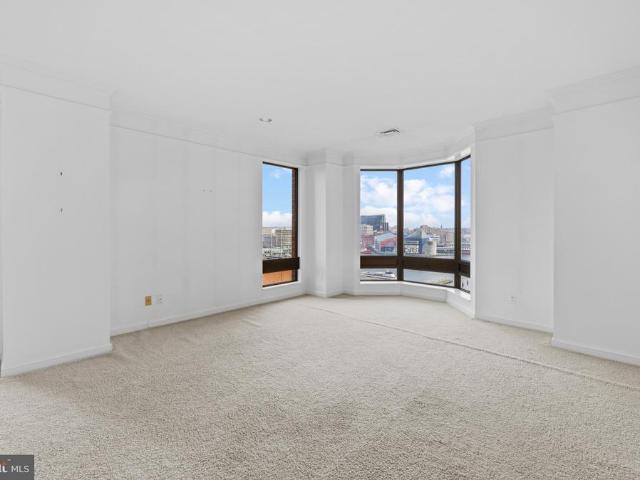 10 E Lee Street # 1102