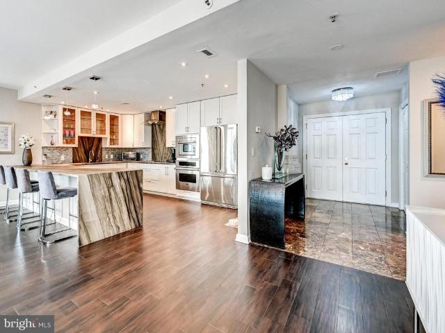 10 E Lee Street # 2402